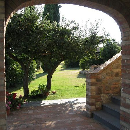 Отель Agriturismo Il Canto Della Gallina Villastrada  Экстерьер фото