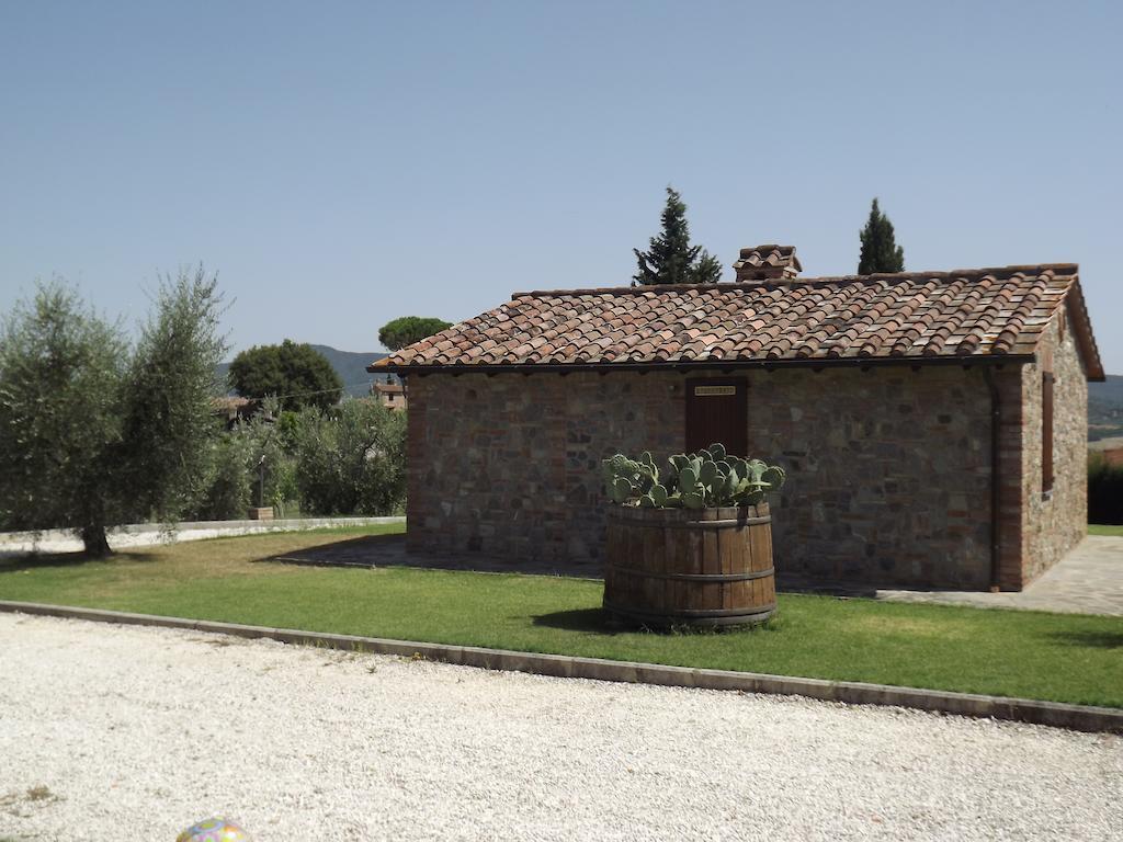 Отель Agriturismo Il Canto Della Gallina Villastrada  Экстерьер фото