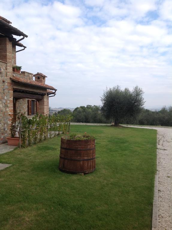 Отель Agriturismo Il Canto Della Gallina Villastrada  Экстерьер фото
