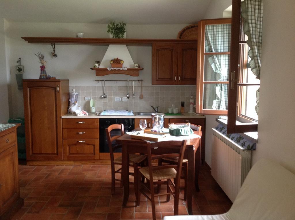 Отель Agriturismo Il Canto Della Gallina Villastrada  Экстерьер фото